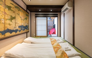 3 bedrooms, individually decorated, individually furnished, free WiFi