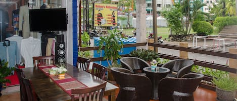 Food-Court