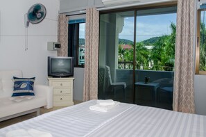 Deluxe Double Room with Balcony | In-room safe, rollaway beds, free WiFi, bed sheets - Allstar Guesthouse (Karon)