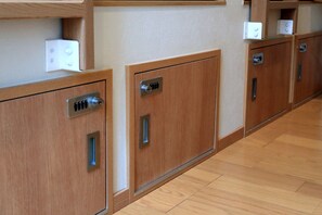 共用宿舍, 男女混合宿舍 (1 Bed in 6-Bed Room) | 客房內保險箱、熨斗/熨衣板、免費無線上網