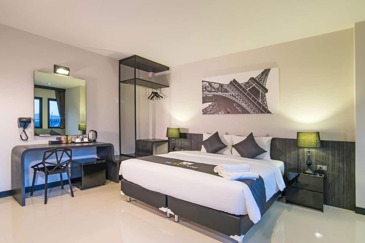 Deluxe Double Room | Minibar, desk, free WiFi