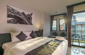 Minibar, escritorio y wifi gratis 