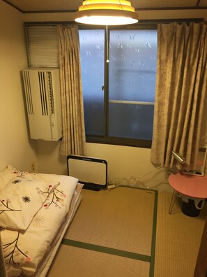 Japanese Style Single Room, Women Only | Free WiFi - Guesthouse Usagi-Momiji - Hostel (Kyoto)