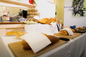 Petit déjeuner buffet compris tous les jours