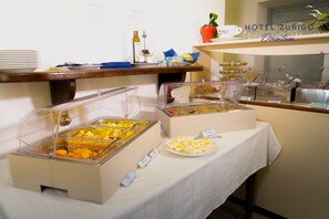 Breakfast buffet - Hotel Zurigo Downtown (Lugano)