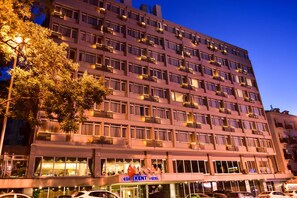 Front of property - evening/night - Gur Kent Hotel (Ankara)