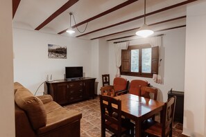 TV màn hình phẳng, lò sưởi 