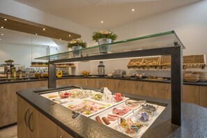 Buffet - Hotel Auszeit (Eben am Achensee)
