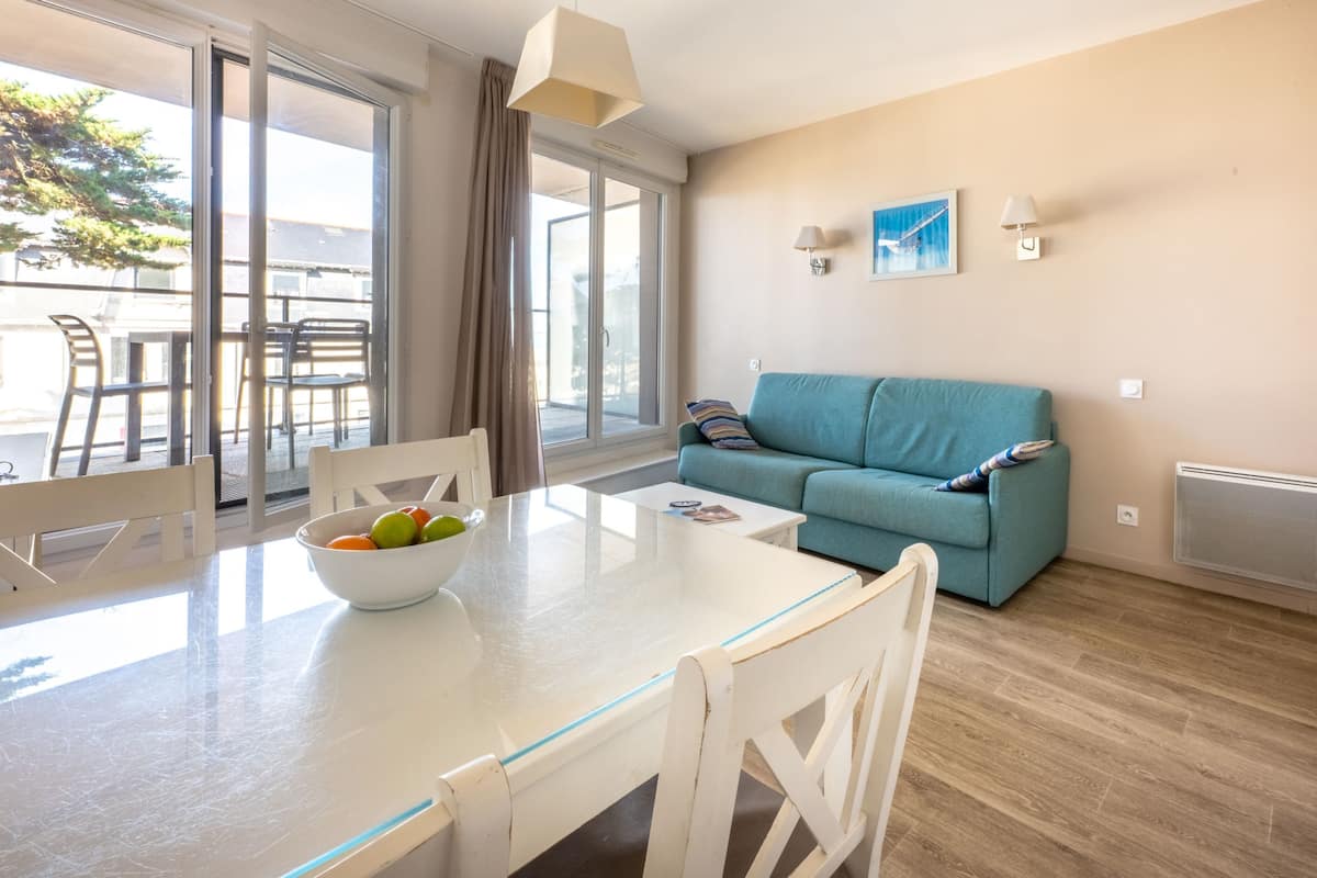 1 bedroom, soundproofing, free cribs/infant beds, free WiFi
