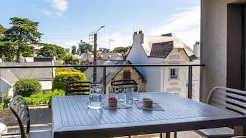 Apartment, 1 Bedroom (6 People) | 1 bedroom, soundproofing, free cribs/infant beds, free WiFi