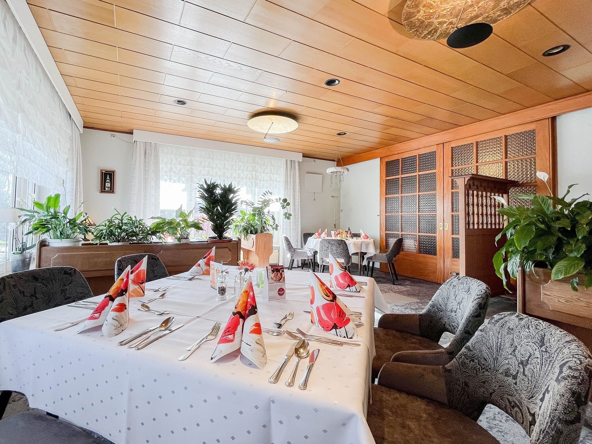 lunch and dinner served, regional cuisine