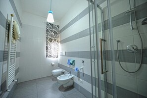 Hair dryer, bidet, towels - Aback (Bari)