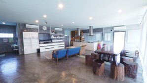 3 Bedrooms Pool Villa  | Khu phòng khách | TV màn hình phẳng, đầu đĩa DVD 