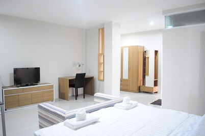 Paru Ville - Service Apartment