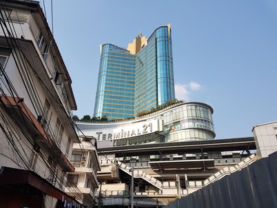 素坤逸广场 14 号套房