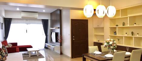 Penthouse Familial, 2 chambres, vue ville | 2 chambres, coffres-forts dans les chambres, bureau, rideaux occultants