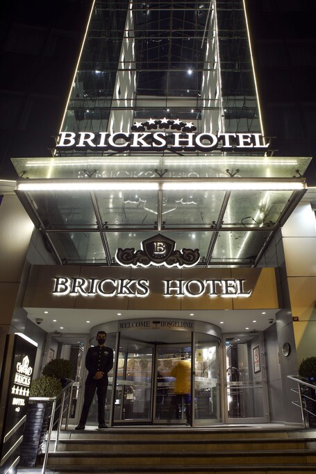 Bricks Hotel Istanbul - Image 9