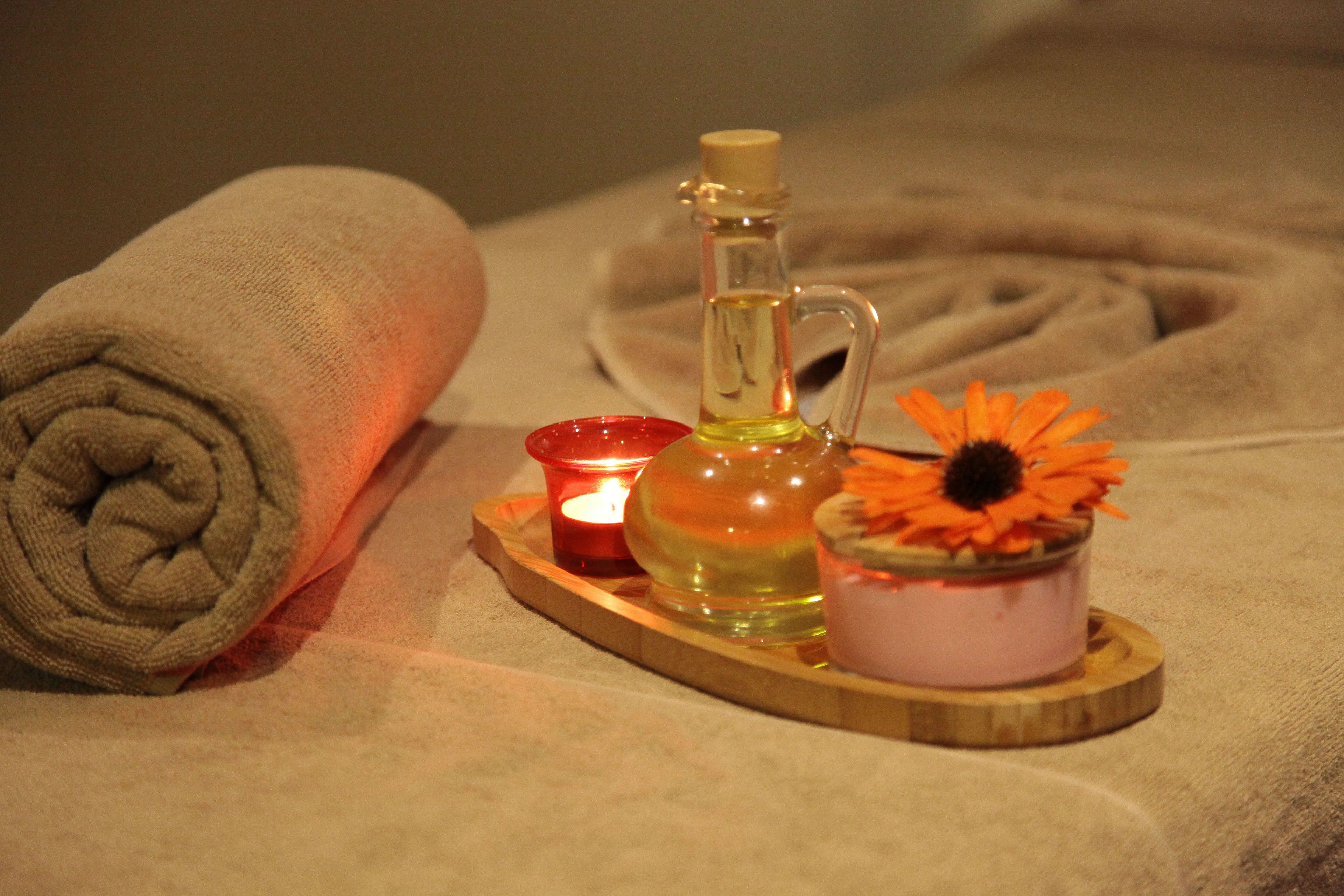 sauna, steam room, turkish bath/hammam, body treatments, aromatherapy
