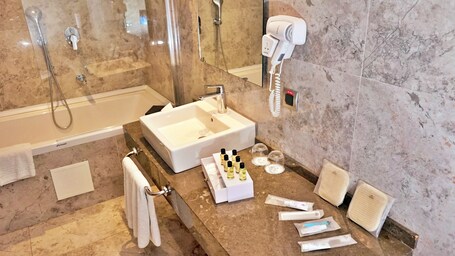Bricks Hotel Istanbul - Image 41