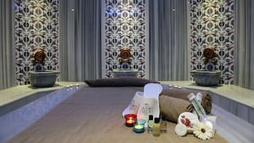 Sauna, Dampfbad, Türkisches Bad/Hamam, Körperbehandlungen, Aromatherapie