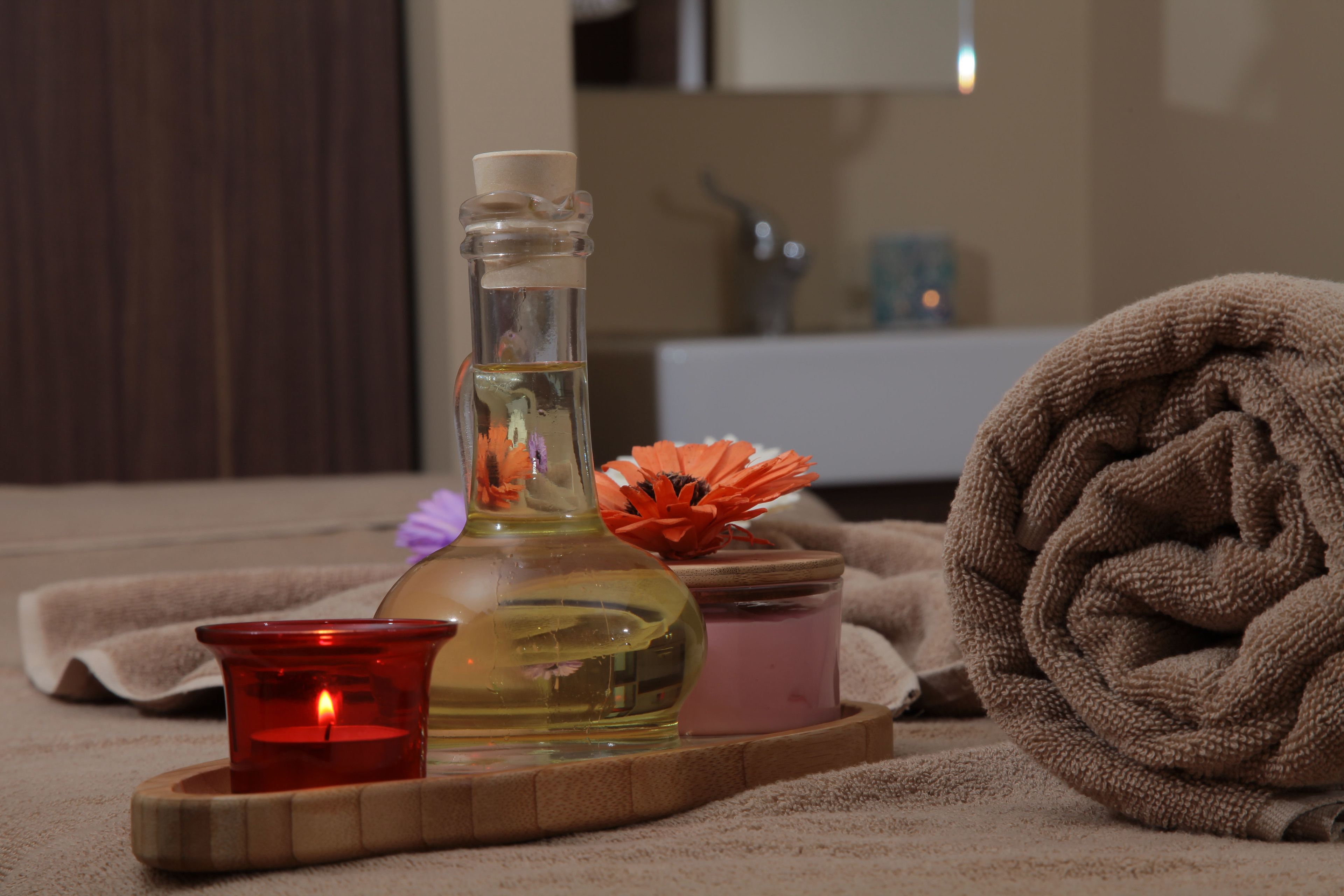 sauna, steam room, turkish bath/hammam, body treatments, aromatherapy