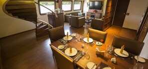Junior Suite, River View | Dining