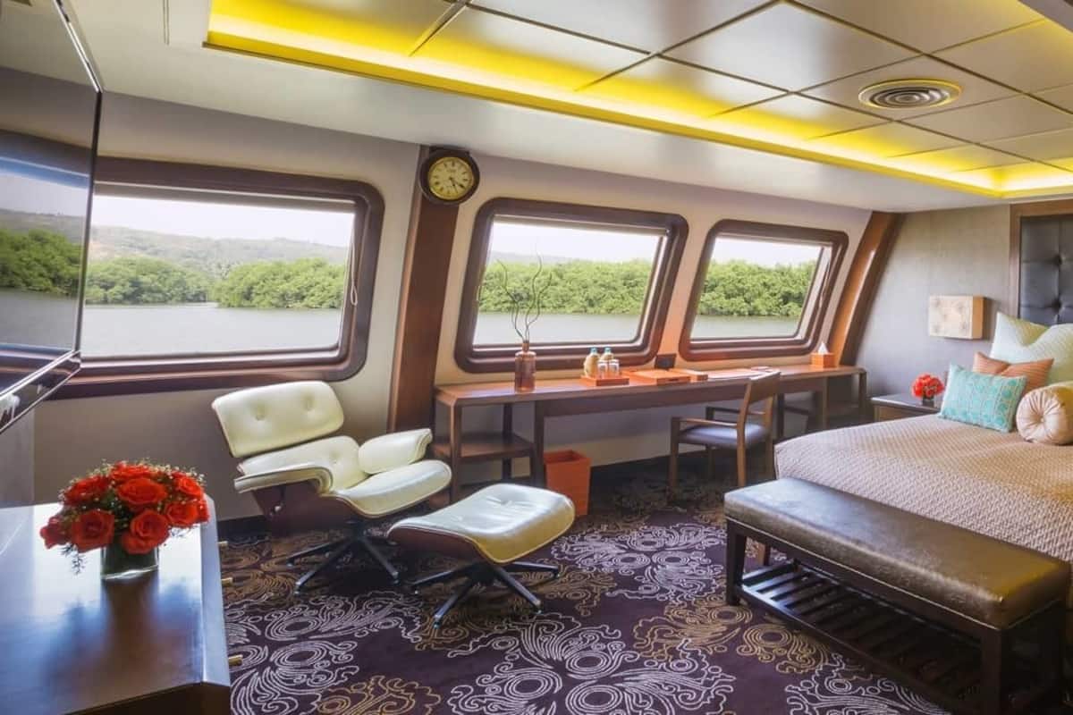 Junior Suite, River View | Premium bedding, minibar, in-room safe, desk