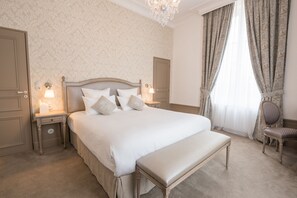 Soundproofing, free cots/infant beds, rollaway beds, free WiFi - Château de Montabert (Montaulin)