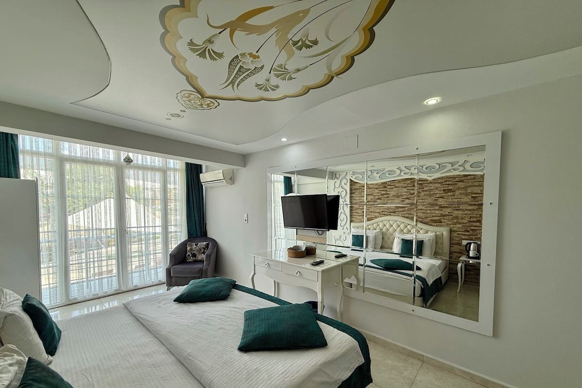Habitación Business individual | Ropa de cama de alta calidad, caja fuerte, escritorio
