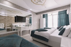 Premium bedding, in-room safe, desk, soundproofing - Melrose Viewpoint Hotel (Denizli)