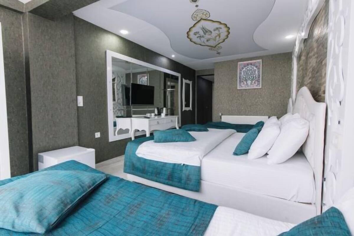 Premium bedding, in-room safe, desk, soundproofing