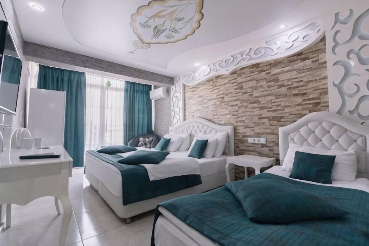 Premium bedding, in-room safe, desk, soundproofing
