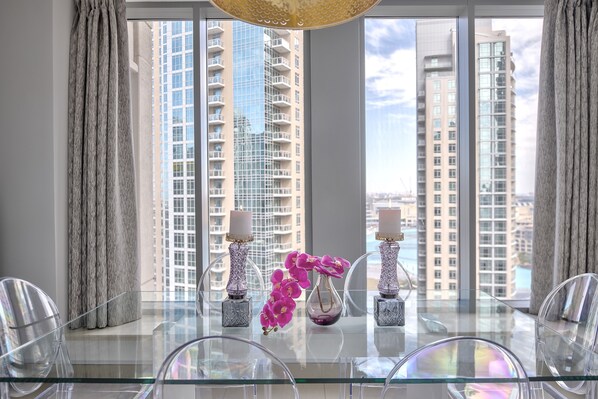 Appartement Ville, 2 chambres, vue ville | Literie de qualité supérieure, coffres-forts dans les chambres