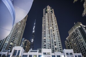 Front of property – evening/night - Dream Inn Dubai Apartments - 29 Boulevard (Dubai)
