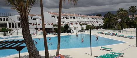 2 outdoor pools, pool umbrellas, sun loungers