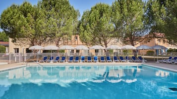 Seasonal outdoor pool