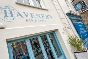 Exterior - Haveners (Fowey)
