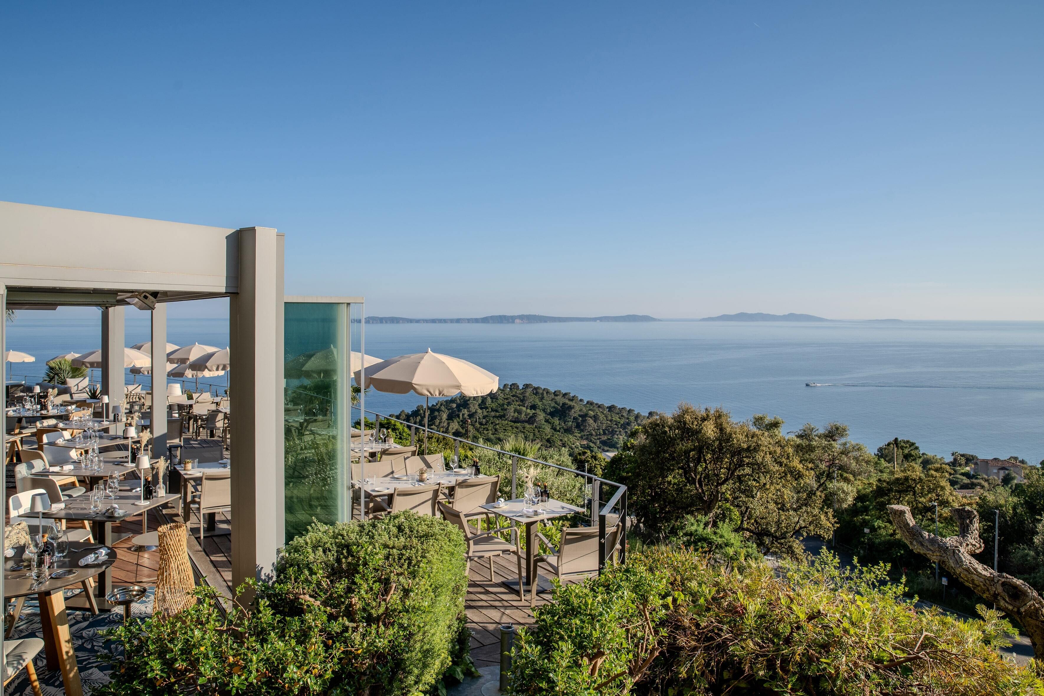 lunch served, mediterranean cuisine, pool views