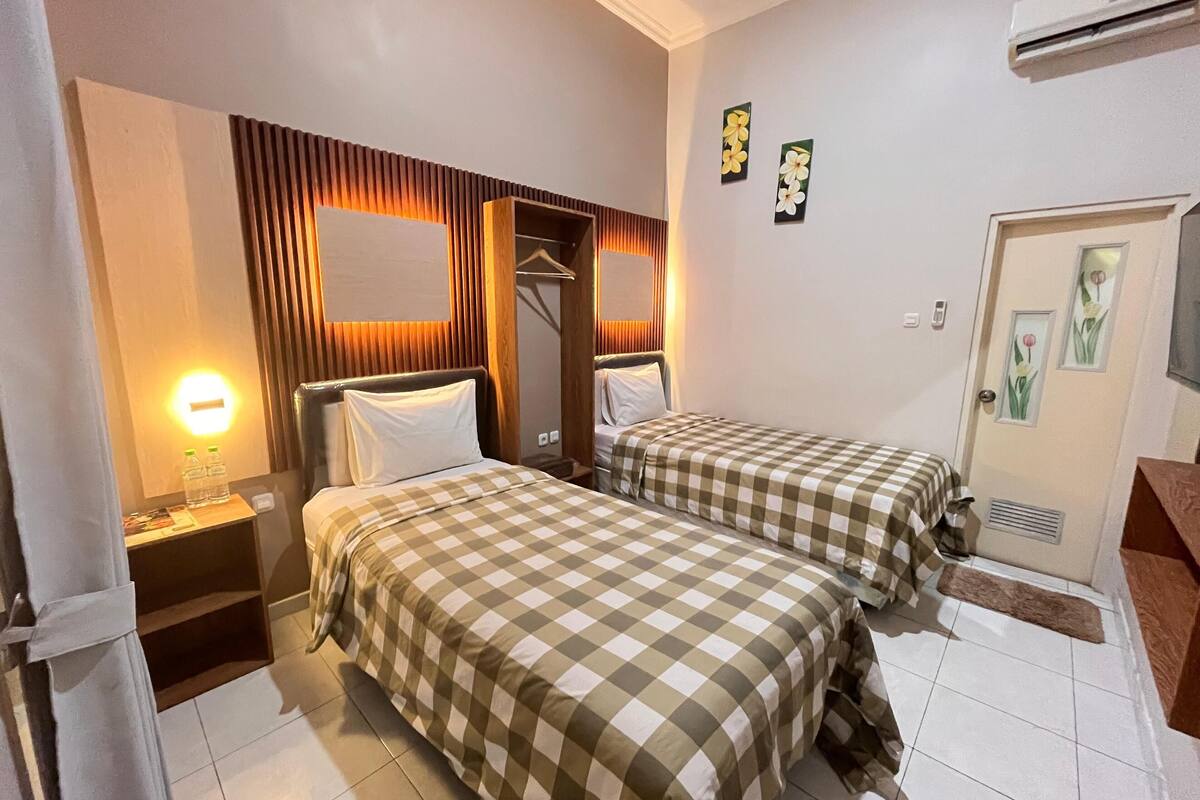 superior room | desk, free wifi, bed sheets