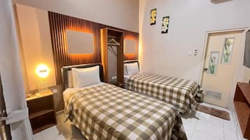 Quarto superior | Escrivaninha, Wi-Fi de cortesia, roupa de cama