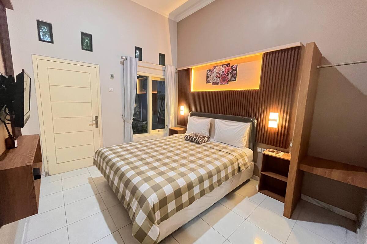 standard room | desk, free wifi, bed sheets