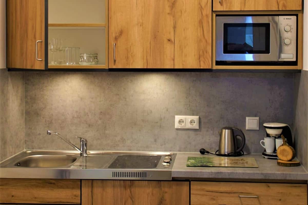 family room | private kitchen | eco-friendly cleaning products