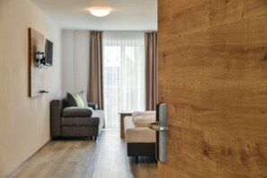 Flatskjerm-TV, DVD-spiller, leker og oppvarmet gulv