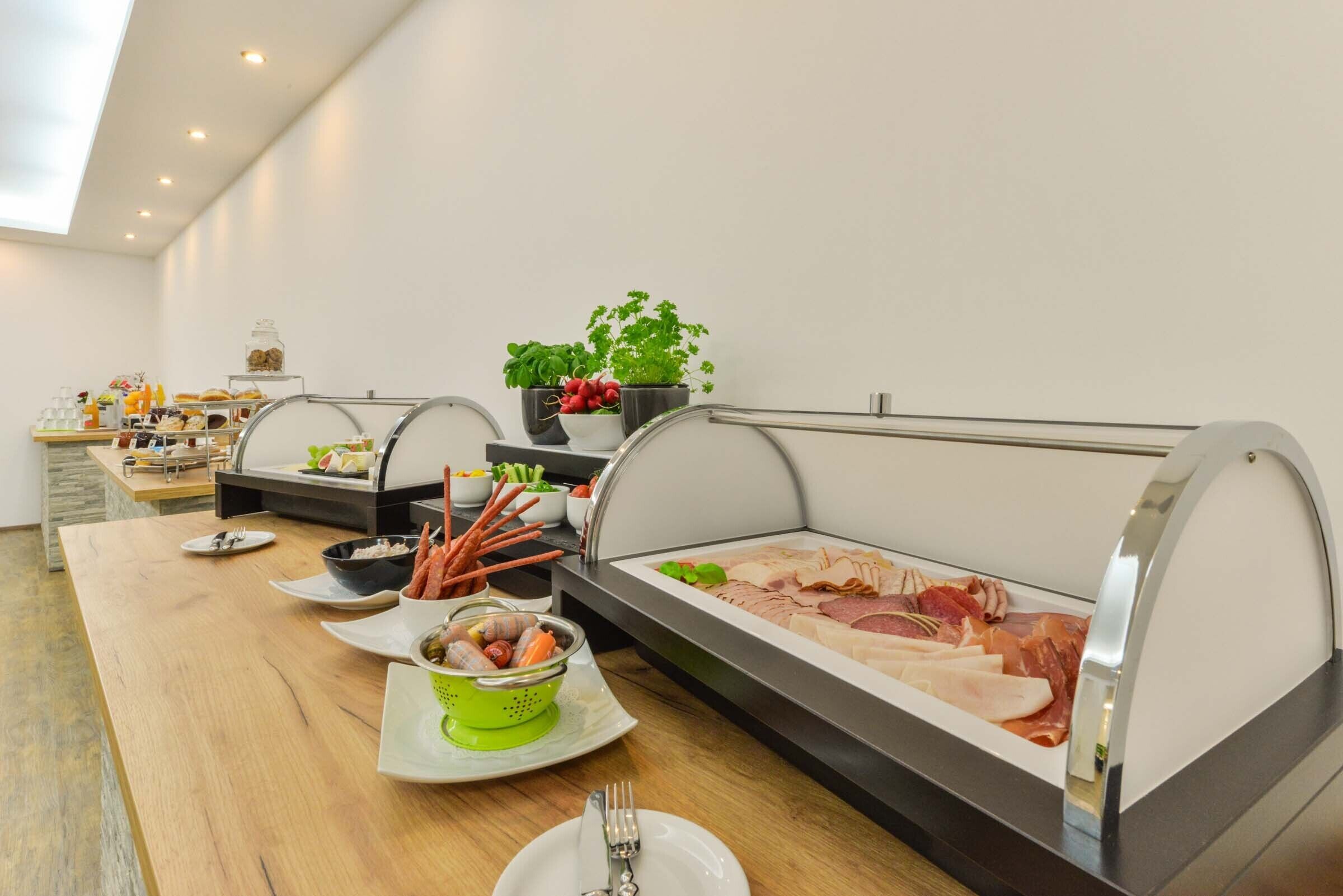 รวมอาหารเช้าแบบบุฟเฟ่ต์ ทุกวัน