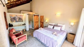 Dobbeltrom – deluxe, 1 kingsize-seng, ikke-røyk, bassengutsikt | Sengetøy i egyptisk bomull og sengetøy av topp kvalitet