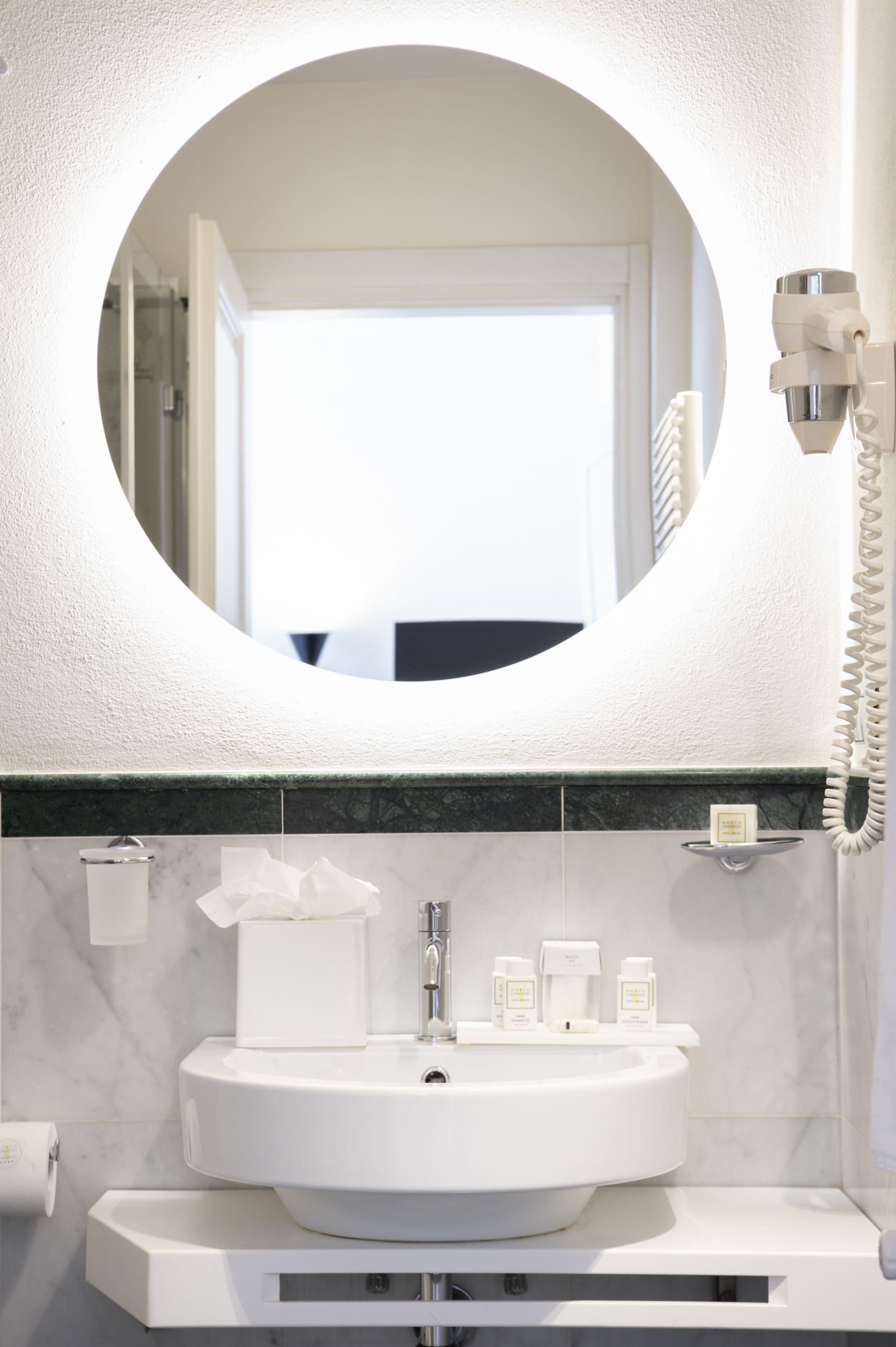 minibar, in-room safe, desk, free wifi