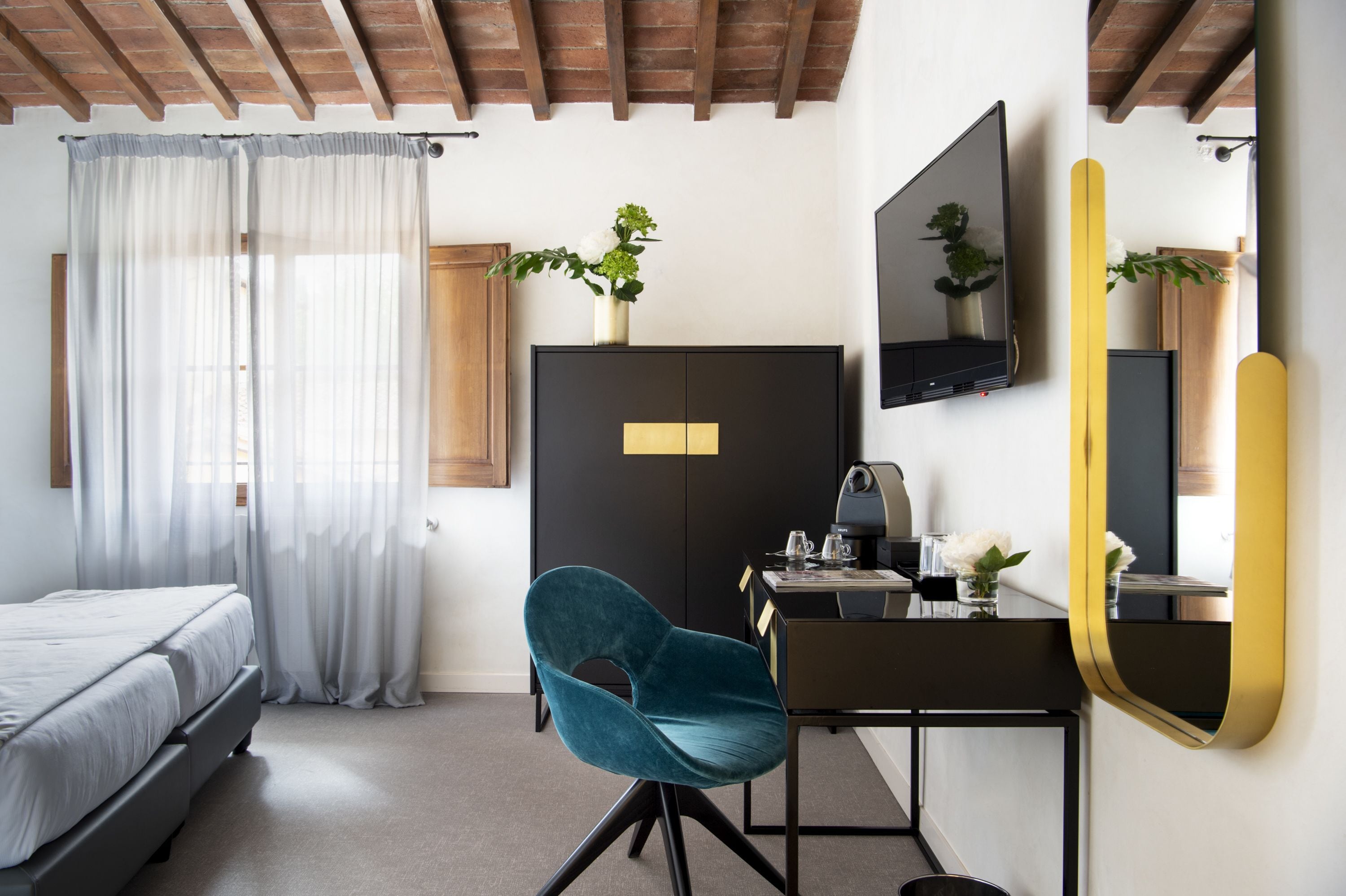 minibar, in-room safe, desk, free wifi