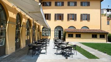 Petit déjeuner buffet compris tous les jours