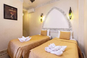 家庭房 | 客房内保险箱、特色装修、特色家居、办公桌