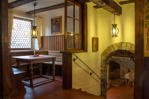 Lunch and dinner served, local cuisine - Flair Hotel zum Benediktiner (Schwarzach am Main)